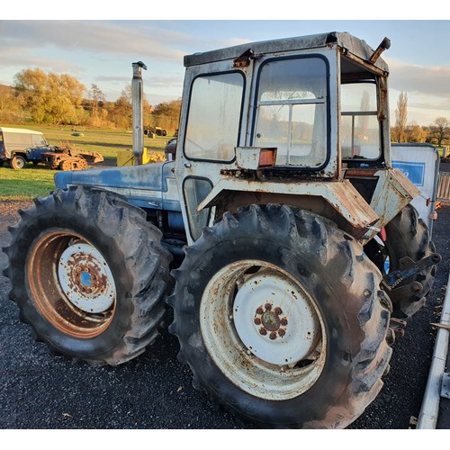 1005 - County 1164 tractor. 1975. Agricultural spec, 4000hrs, 2 owners, barn stored. Runs and drives, tidy