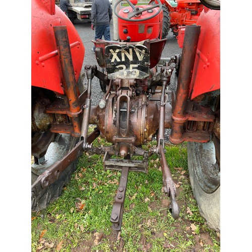 1031 - Massey Ferguson 65 tractor. Tidy ex farm machine. Runs and drives