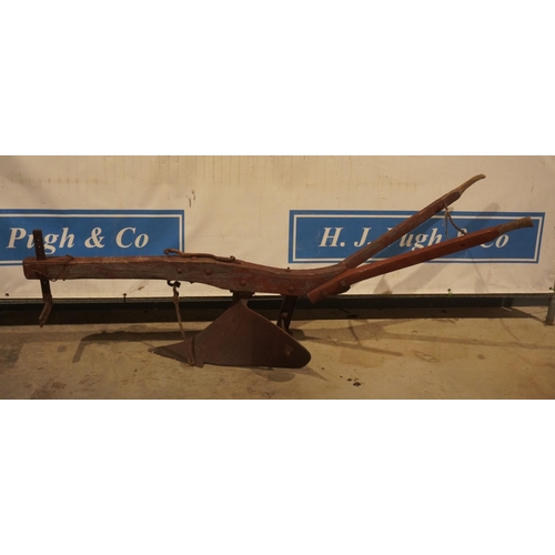 1335 - Vintage wooden plough