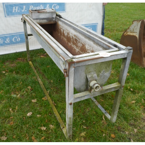 1379 - Turnover water trough 7ft