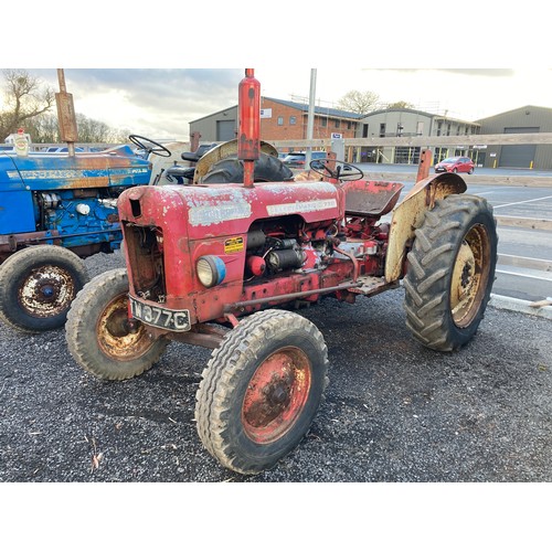 1021 - David Brown 770 Selectomatic tractor. Runs and starts well. Off farm.