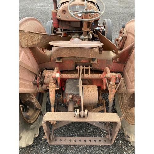 1024 - David Brown 25D tractor. Ex farm, runner