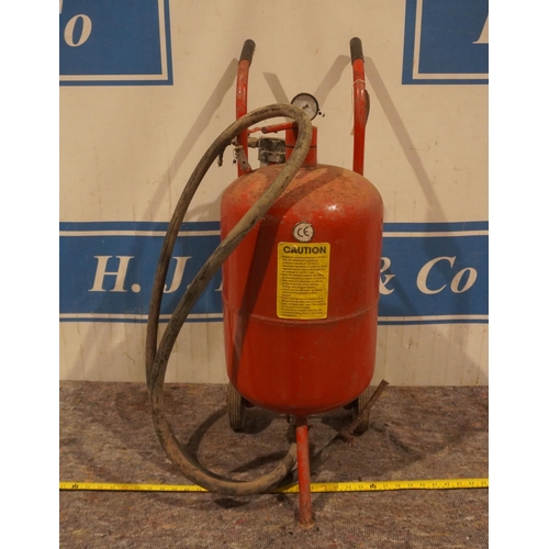 552 - 10 Gallon sandblaster