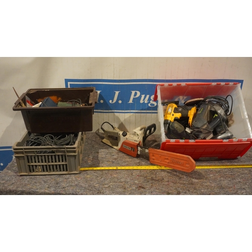 565 - Assorted power tools, electric chainsaw and cabling