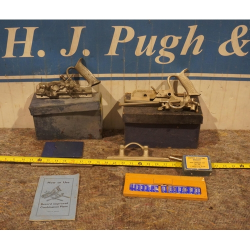 613 - Record No. 044 plough plane in original box with full set of 8 cutters and Record No. 050 improved c... 