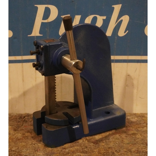 781 - Hand operated press