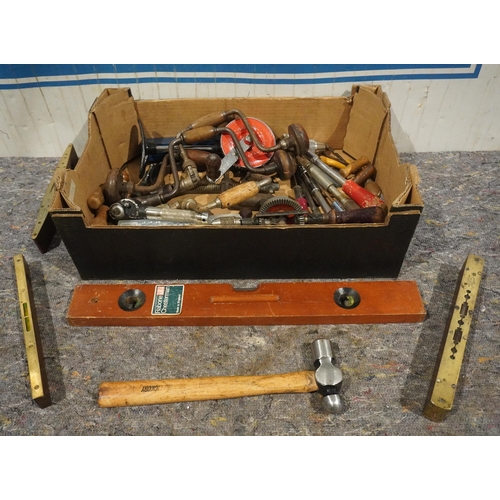1094 - Box of assorted hand tools to include J Rabone spirit levels and drills