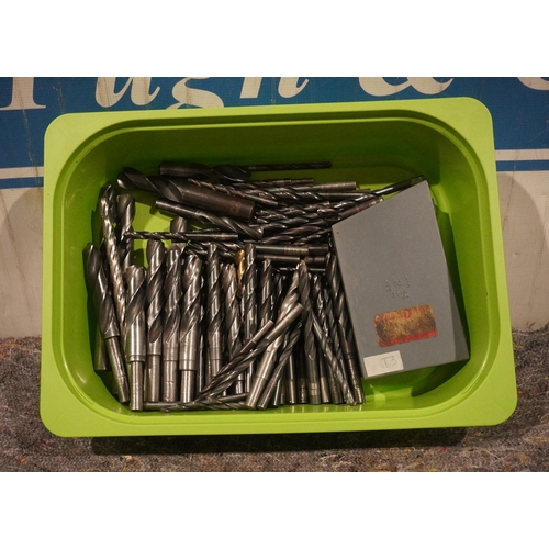 1110 - Tray of straight shank drill bits