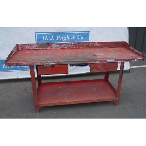 1133 - Red metal work bench 39x79