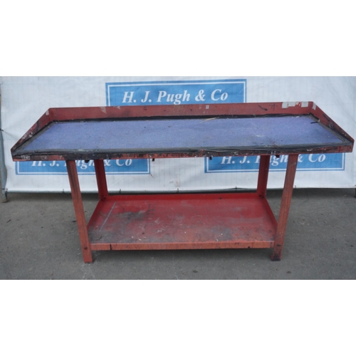 1138 - Red metal work bench 39x79