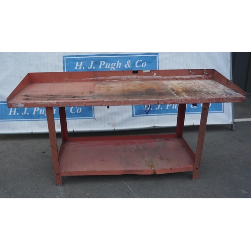 1139 - Red metal work bench 39x79