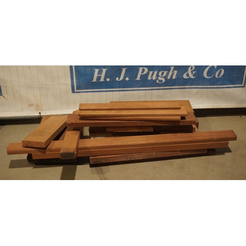 288 - Assorted hardwood lengths to include mahogany