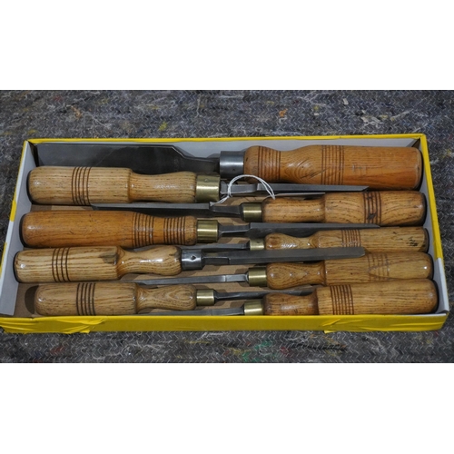 639 - 9 Firmer chisels 1/8