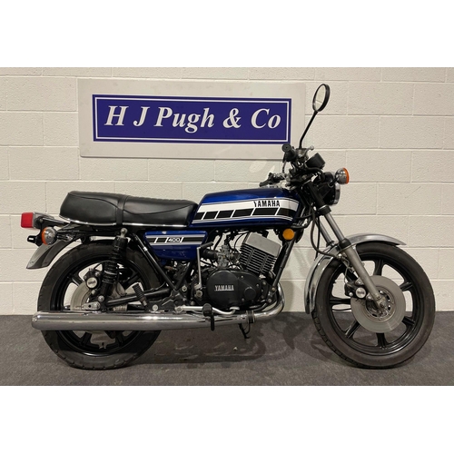 765 - Yamaha RD400 motorcycle. 1977. This bike was running when it went into storage, will need recommissi... 