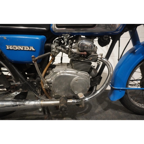 795 - Honda CD175 motorcycle. 174cc. 1976. Fitted with CB175 engine. Runs and rides, new battery. UK bike.... 