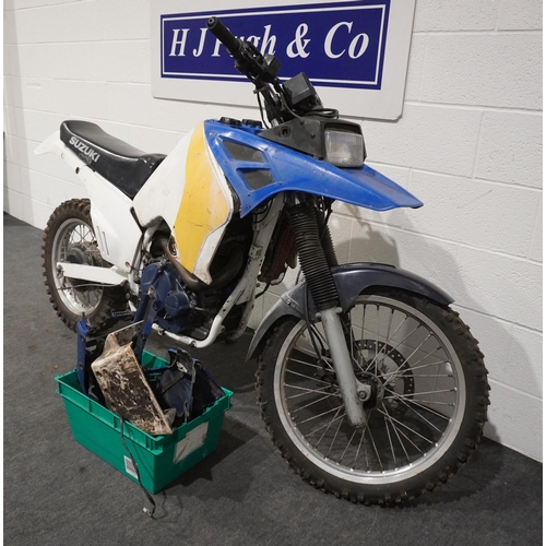 796 - Suzuki DR800 BIG. 1991-1992. Engine runs from separate fuel supply, body loosely attached. German lo... 