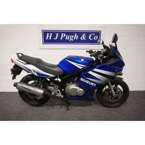 798 - Suzuki GS500 F motorcycle. 2004. Runs and rides. MOT until 8/12/22. Imported. Reg. PL54 FMX. Keys an... 