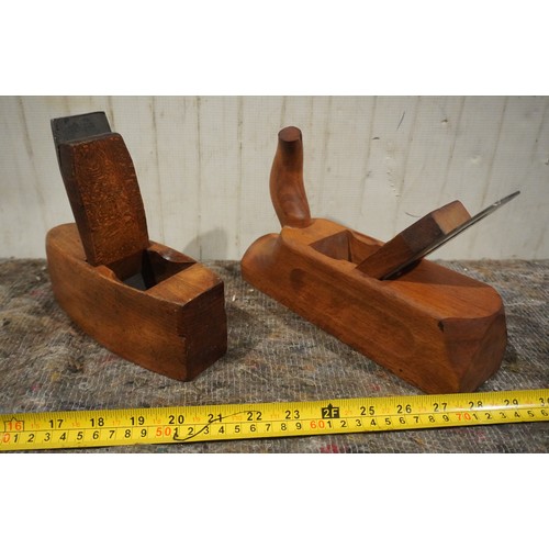 625 - Wooden toothing plane with W.P. iron and wooden smoothing plane