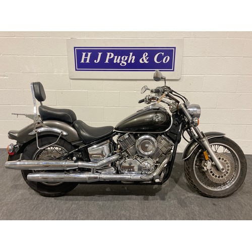 803 - Yamaha Dragstar 1100cc motorcycle. 2003. Runs but needs attention. Needs rear tyre, rear calliper ov... 