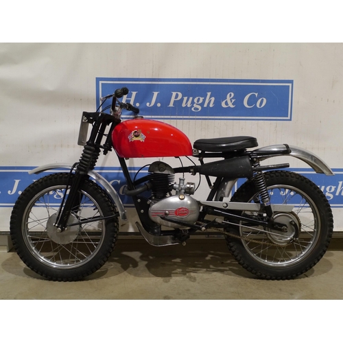 804 - James 197 Villiers motorcycle in trials trim. Needs fuel tap but runs off separate fuels supply. Hag... 