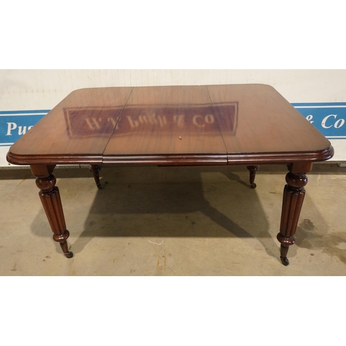 149 - Mahogany dining table 55x42