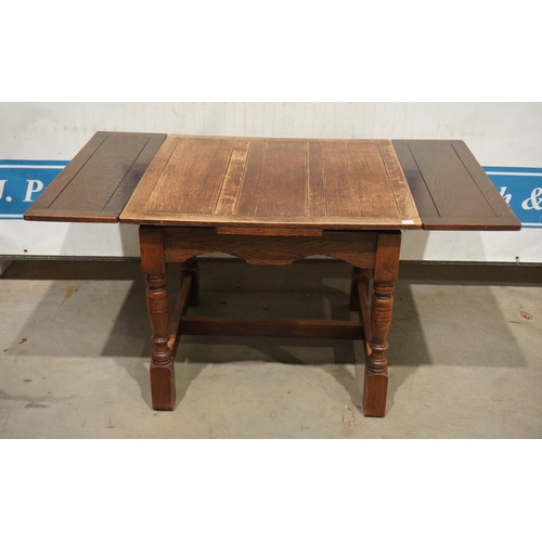 184 - Oak extending table 60x36