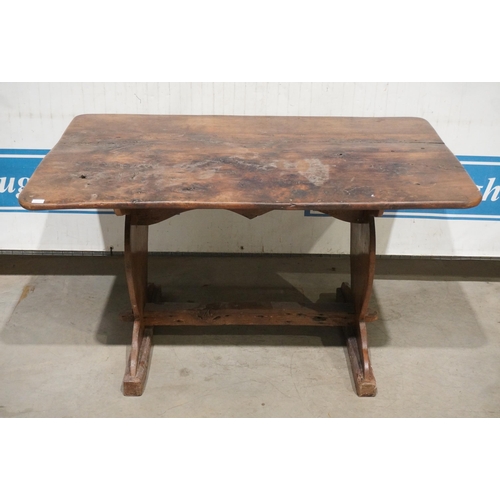 179 - Burr oak kitchen table 54x34