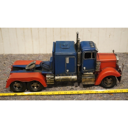 635 - American truck ornament 19