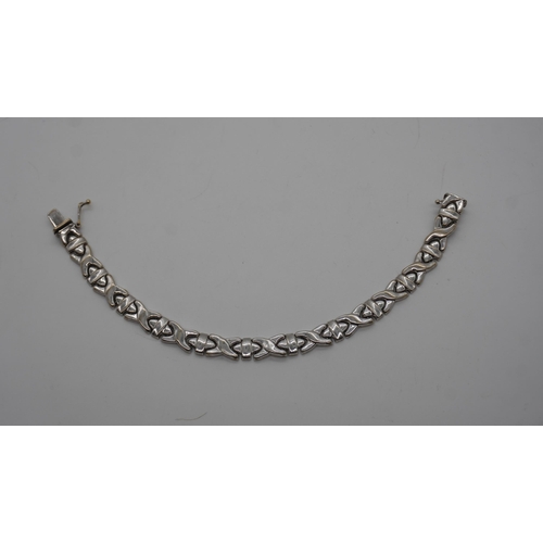 453 - 9ct White gold bracelet approx 8.7g