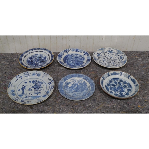 509 - 6 Early Delft blue and white china plates