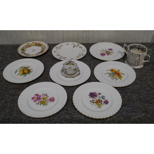 543 - Quantity of Royal Worcester and Minton dinner plates