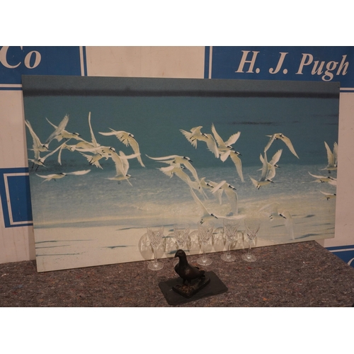 539 - Pigeon ornament, crystal glasses and Tern canvas