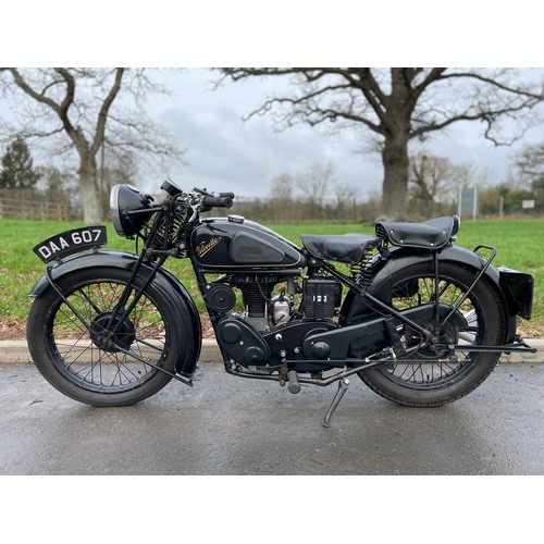 817 - Velocette MAC motorcycle. 1938. 350cc. 4 Spd manual gearbox. Engine no. 4958. Frame no. 8509. Runs a... 