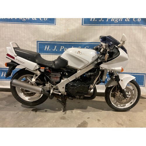 820 - Honda VFR 750 motorcycle. 1987. Runs well, good engine, exhaust and all electronics work. No docs