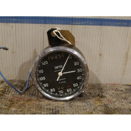 85 - Vincent Rapide 0-120 Smith's speedometer