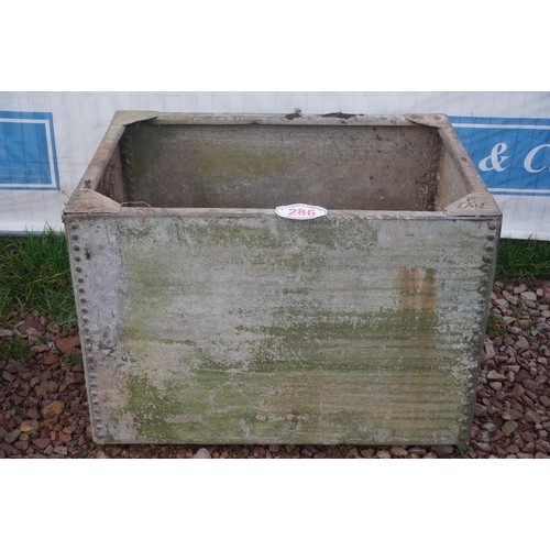 286 - Riveted galvanised water tank 3x2ft