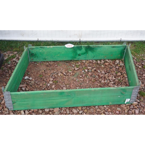 294 - Raised garden bed