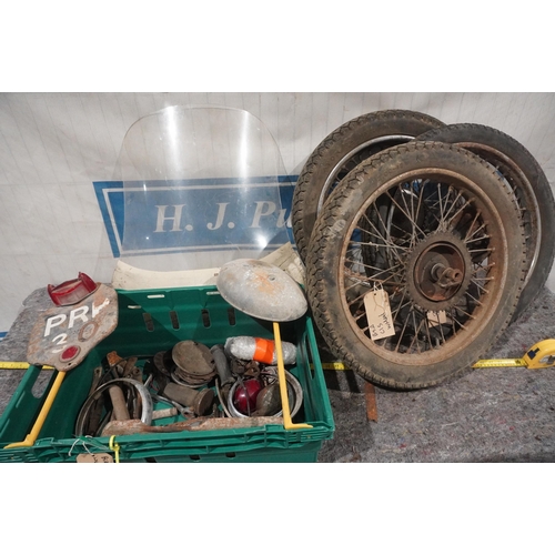 148 - Assorted BSA spares to include engine covers & 3 wheels