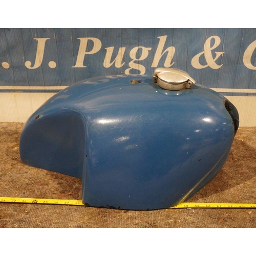 172 - Glass fibre cafe racer fuel tank