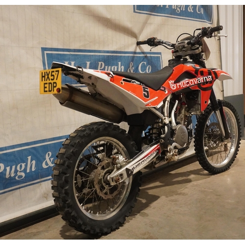 827 - Husqvarna TE250 motocross bike. 249cc. 2007. Runs and rides. Engine overhauled and new con rod by RE... 