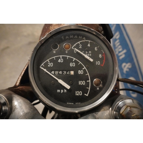 832 - Yamaha YR1 350 motorcycle. 1967. 350cc. Runs and clutch works but brakes need work. Comes with datin... 