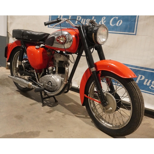 835 - BSA C15 motorcycle. 1962. 250cc. Runs fine. Reg. XSY 642. V5