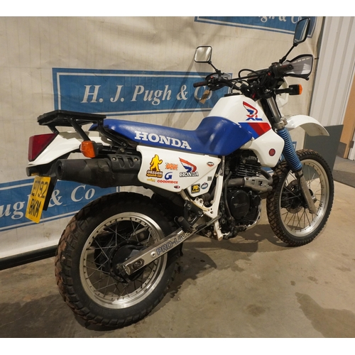 840 - Honda XL motorcycle. 591cc. 1987. Runs and rides. Italian import. MOT till 16.4.22. Reg. E792 BKM. V... 