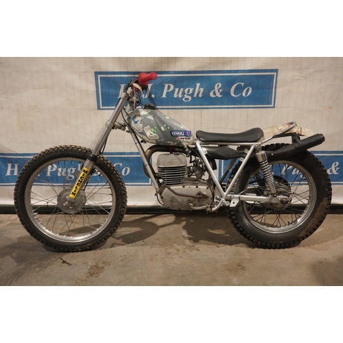 842 - OSSA trials bike. Engine runs but needs kick start, need attention. No docs