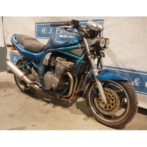 843 - Suzuki bandit 600 motorcycle. Barn stored for several years, spares and repairs. Declared CAT C on 2... 