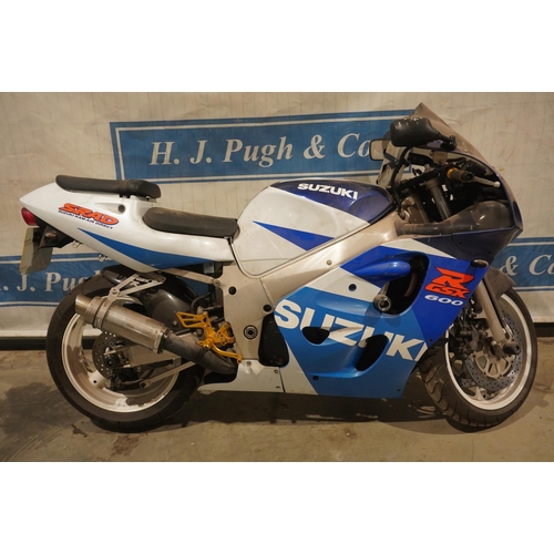 844 - Suzuki GSXR 600 motorcycle. 1999. 599cc. Has been in storage so will need recommissioning. Reg. T454... 