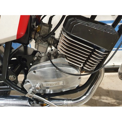 823 - Benelli 125 motorcycle, 1980. Previously restored and stored ever since. Good compression. Reg EBB 5... 