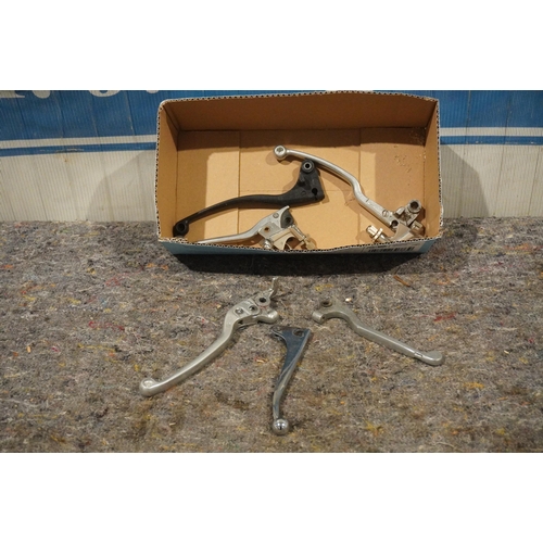 462 - Box of clutch/brake levers