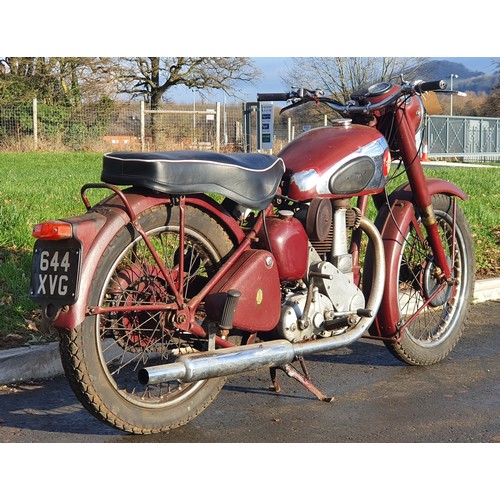 854 - BSA B31 rigid motorcycle. 1954. Engine and gearbox in good running order, correct air filter fitted,... 