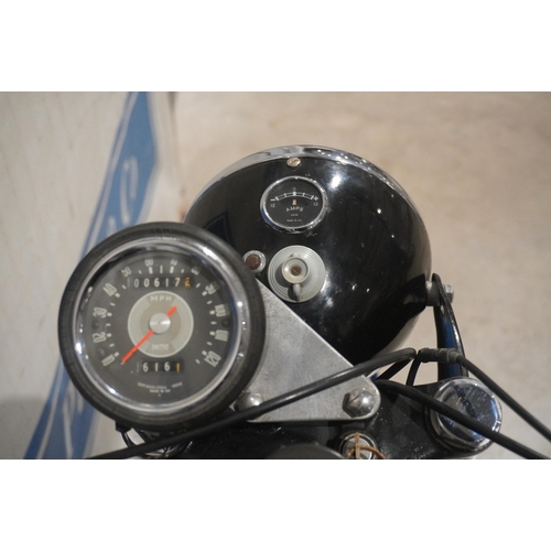 861 - BSA Thunderbolt motorcycle. 1967. 650cc. Matching frame and engine numbers. Starts and runs well. Re... 